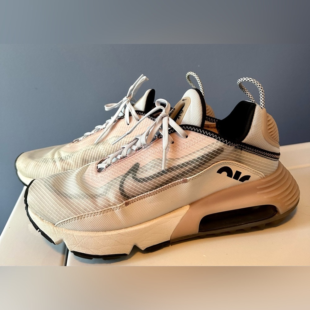 Women’s nike 2090 size 11
